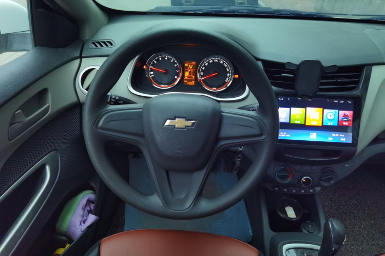 雪佛兰 2015款 赛欧3 1.3L AMT理想版中控内饰13