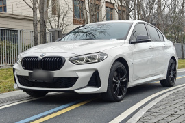 宝马1系 2022款 125i M运动曜夜版