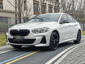 宝马1系 2022款 125i M运动曜夜版