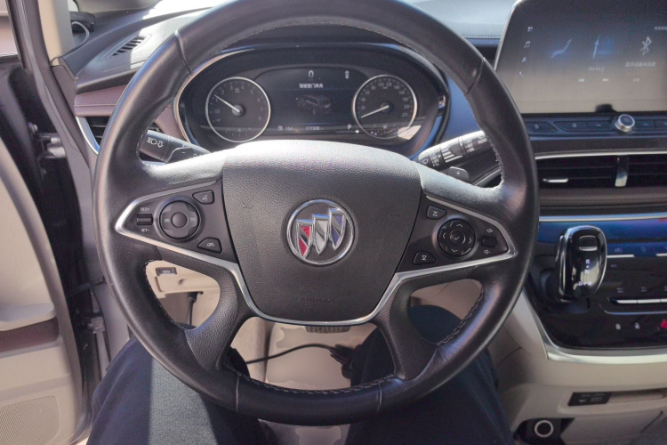 别克GL8 2022款 陆上公务舱 652T 豪华型中控内饰13