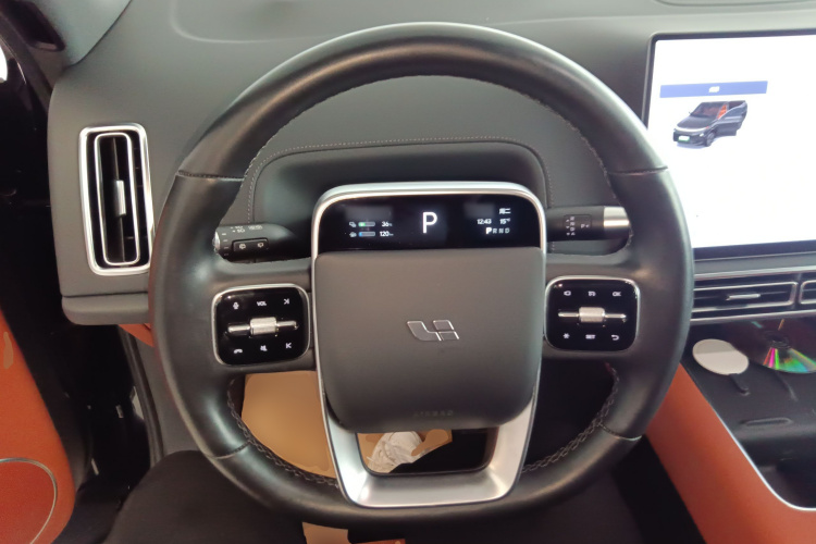 理想汽车 理想L9 2022款 Max中控内饰13