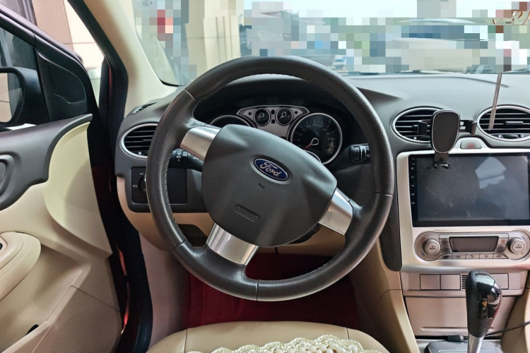 福特 福克斯 2013款 两厢经典 1.8L 自动时尚型中控内饰13