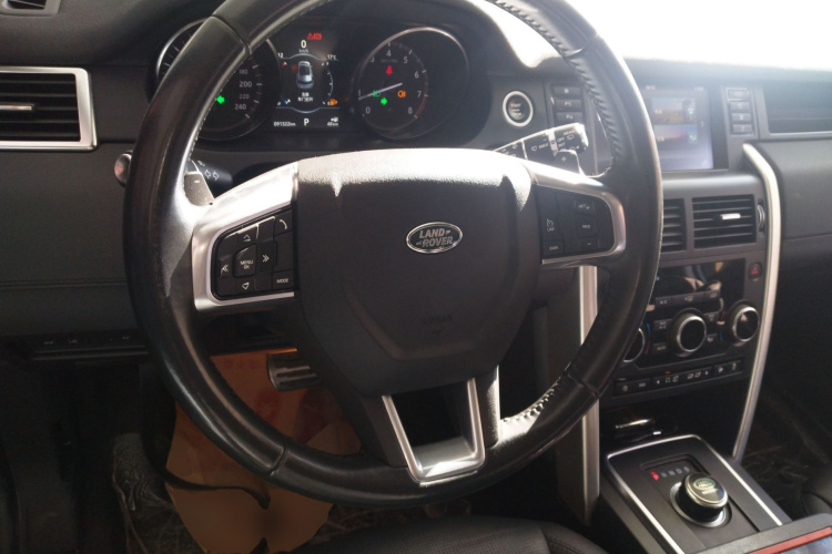 路虎 发现神行 2018款 240PS SE版中控内饰13