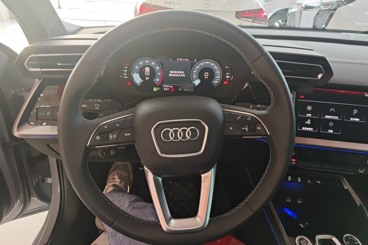 奥迪A3 2026款 A3L Limousine 35TFSI 飞驰尊享型中控内饰13