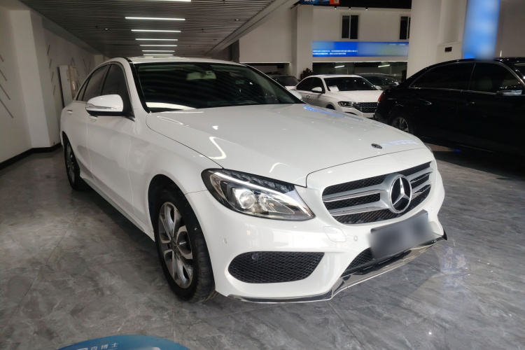 奔驰C级 2017款 改款 C 180 L 时尚型运动版车身外观3