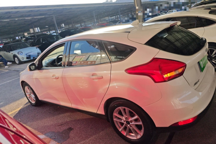 福特 福克斯 2018款 两厢经典 1.6L 自动风尚型智行版车身外观6003