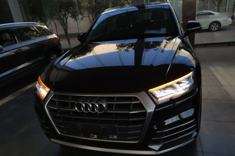 奥迪Q5L 2020款 改款 40 TFSI 荣享时尚型车身外观2