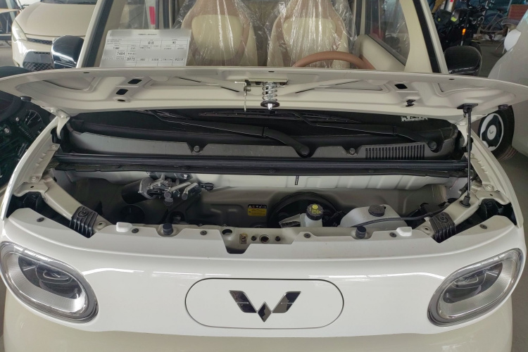 五菱汽车 宏光MINIEV 2024款 第三代 215km 青春版机舱底盘24