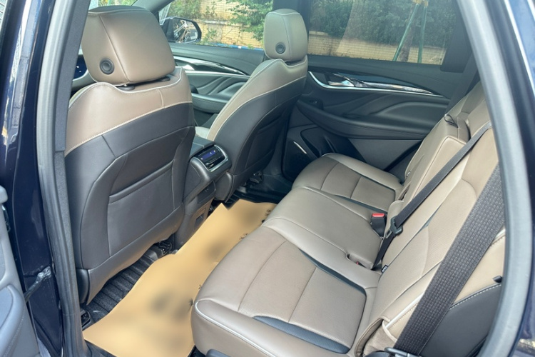 别克 昂科旗 2022款 652T 四驱尊享旗舰型 7座中控内饰7008