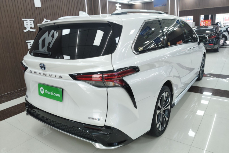 丰田 格瑞维亚 2023款 2.5L混动 旗舰VIP版车身外观6005