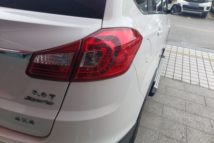 奇瑞 瑞虎5 2014款 2.0L CVT家尊版车身外观6006