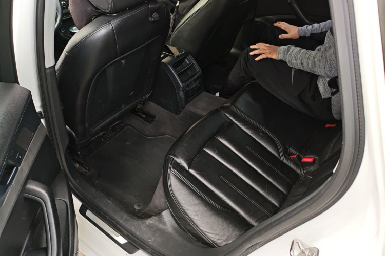 奥迪A4L 2017款 40 TFSI 进取型中控内饰21