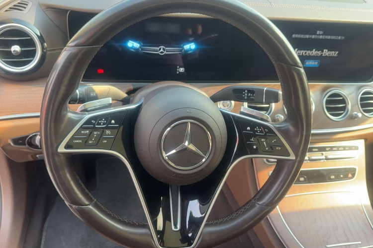 奔驰E级 2022款 E 260 L局部细节13