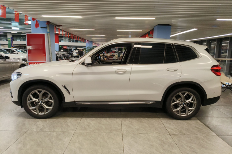 宝马X3 2020款 xDrive28i 豪华套装车身外观4