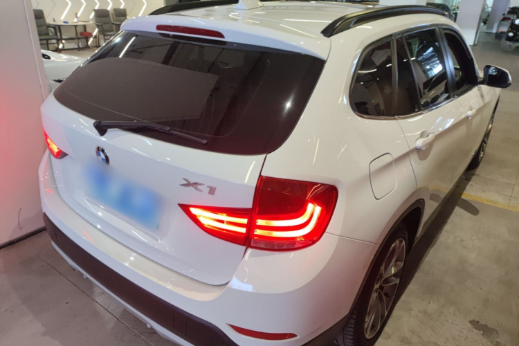 宝马X1 2015款 sDrive18i 领先晋级版车身外观7