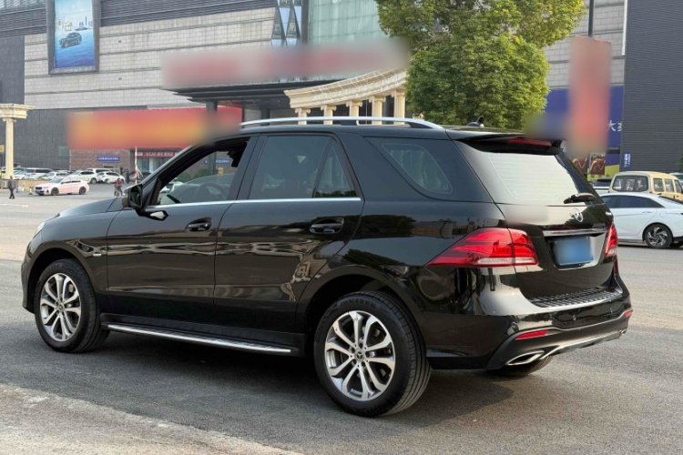 奔驰GLE 2018款 GLE 320 4MATIC 动感型臻藏版车身外观6008