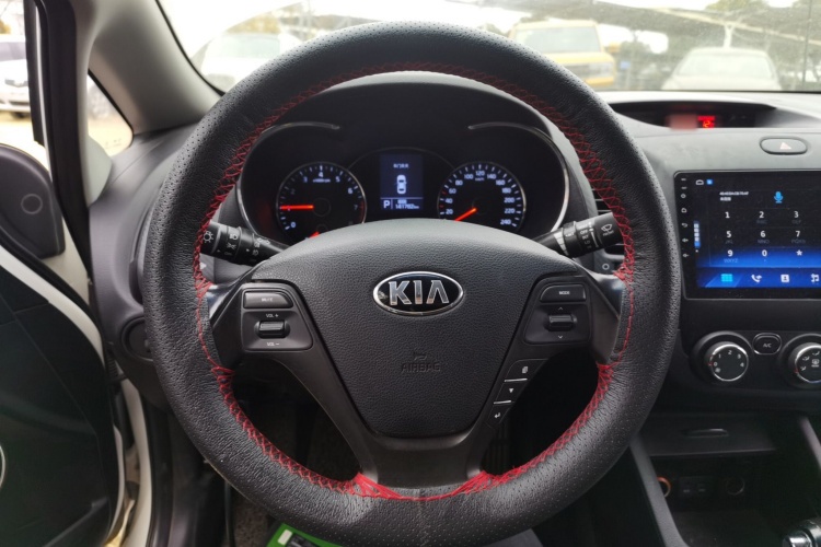 起亚K3 2015款 1.6L 自动GLS中控内饰13