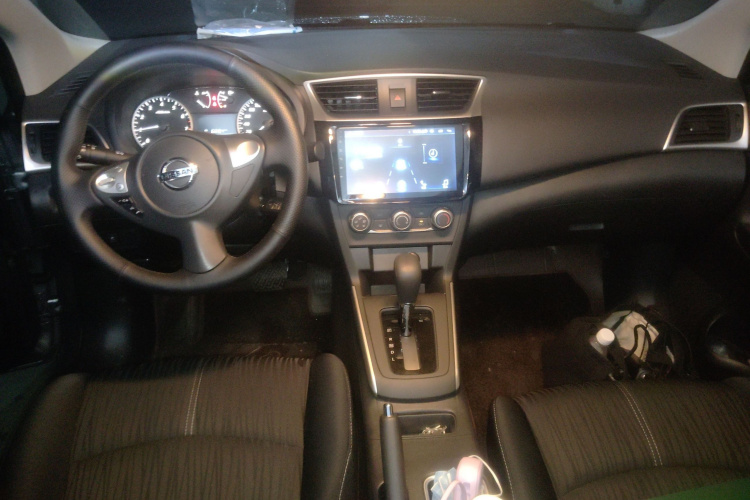 日产 轩逸 2024款 改款二 经典 1.6XE CVT舒适版中控内饰12