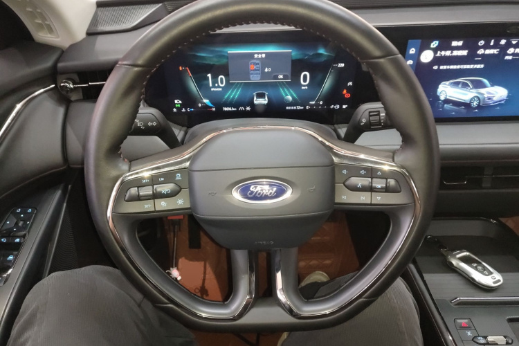福特 蒙迪欧 2023款 EcoBoost 180 豪华型中控内饰13