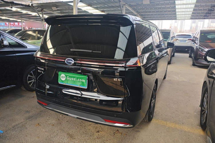 广汽传祺 传祺E8 2024款 荣耀系列 2.0L 荣耀版车身外观7