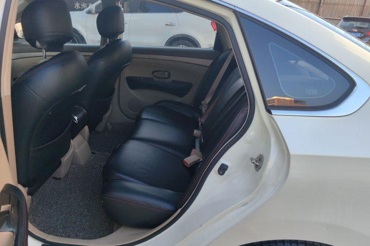 日产 轩逸 2012款 经典 1.6XE 自动舒适版中控内饰7004