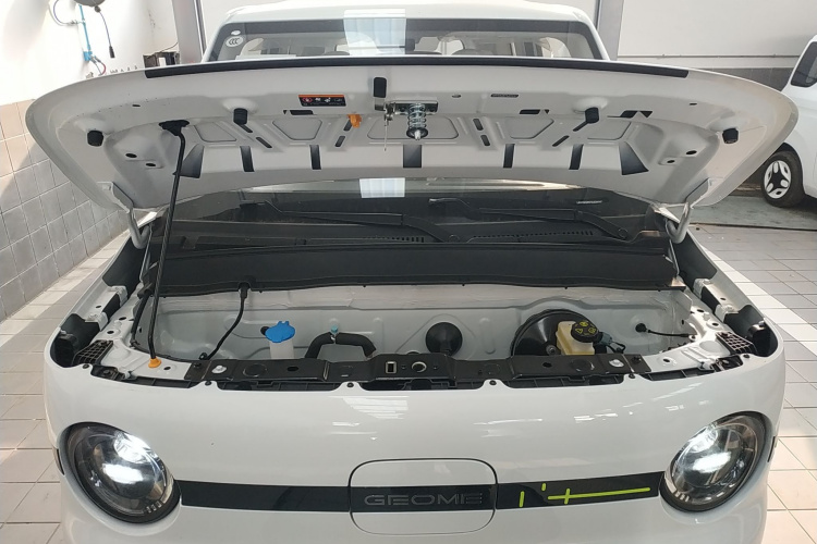 吉利银河 熊猫 2025款 210km 元气熊机舱底盘24