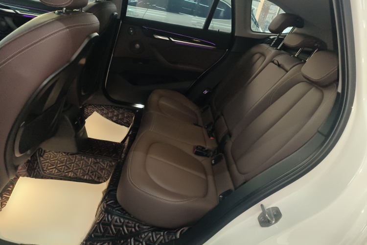 宝马X1 2020款 xDrive25Li 尊享型中控内饰21