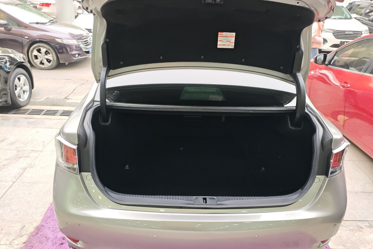 雷克萨斯GS 2016款 200t F SPORT局部细节23