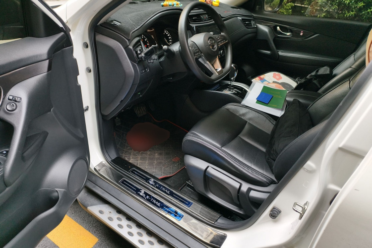 日产 奇骏 2017款 2.0L CVT舒适版 2WD中控内饰20