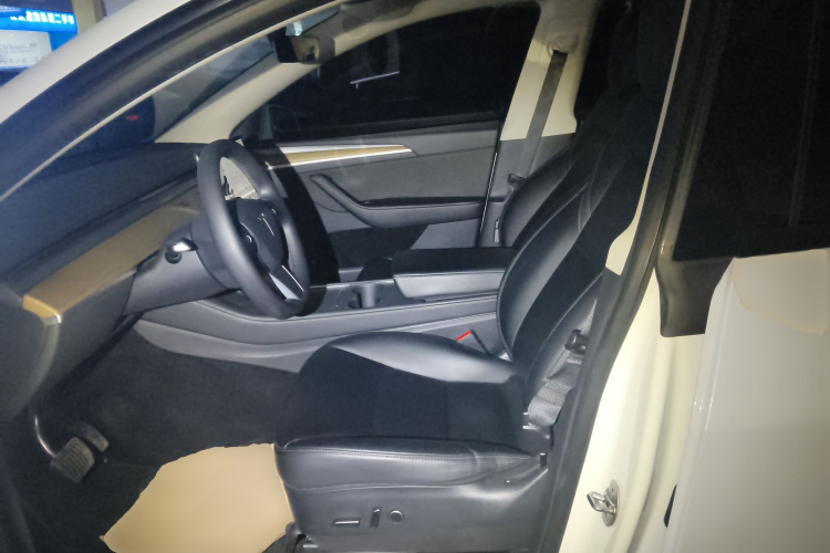 特斯拉 Model Y 2022款 长续航全轮驱动版局部细节19