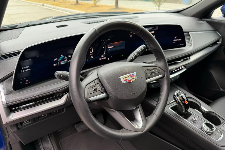 凯迪拉克XT4 2024款 28T 两驱豪华型中控内饰7001