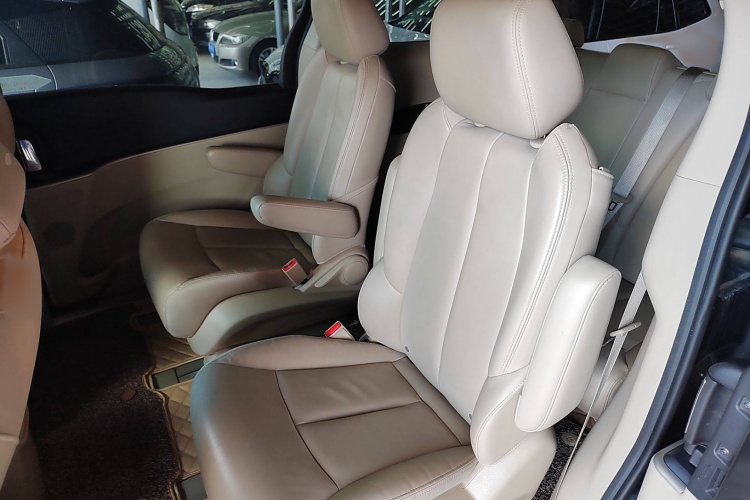 别克GL8 2018款 28T 豪华型 国VI中控内饰7004