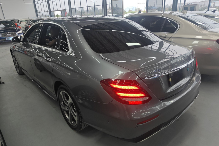 奔驰E级 2018款 E 200 L 运动型 4MATIC车身外观4