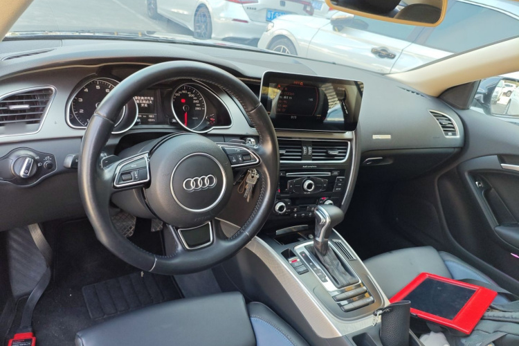 奥迪A5 2014款 Coupe 45 TFSI中控内饰12
