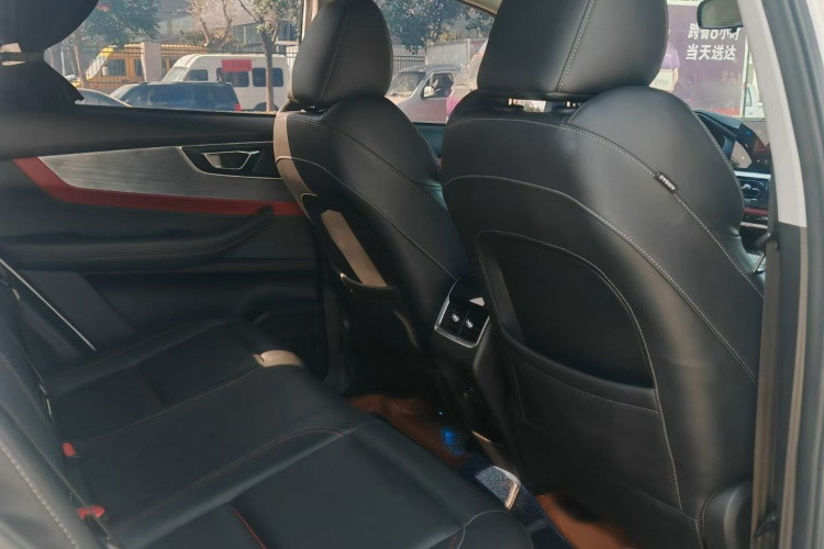 奇瑞 瑞虎7 2022款 超能版 1.6T DCT超能勇士中控内饰7004