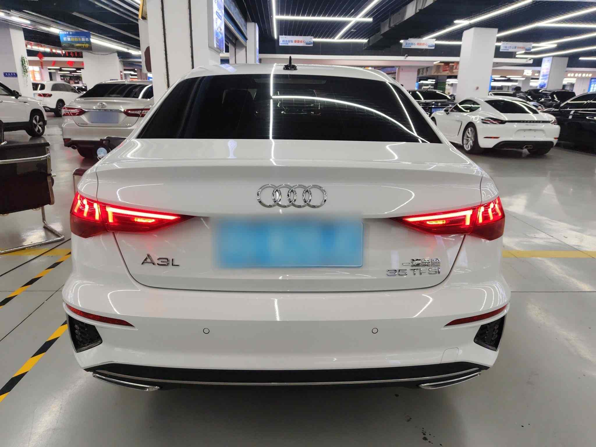 奥迪A3 2024款 A3L Limousine 35 TFSI 时尚运动型(4)