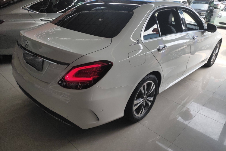 奔驰C级 2021款 C 200 L 时尚型运动版车身外观7