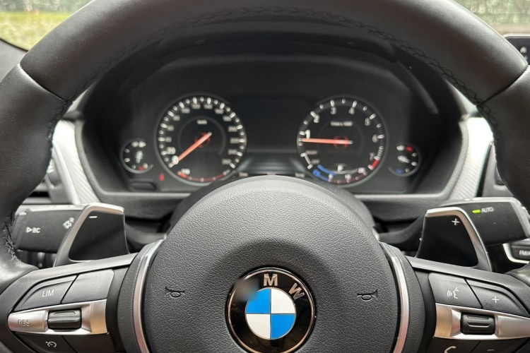 宝马3系 2019款 320i M运动曜夜版中控内饰7011