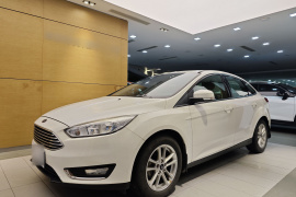 福特 福克斯 2017款 三厢 1.6L 自动风尚型智行版