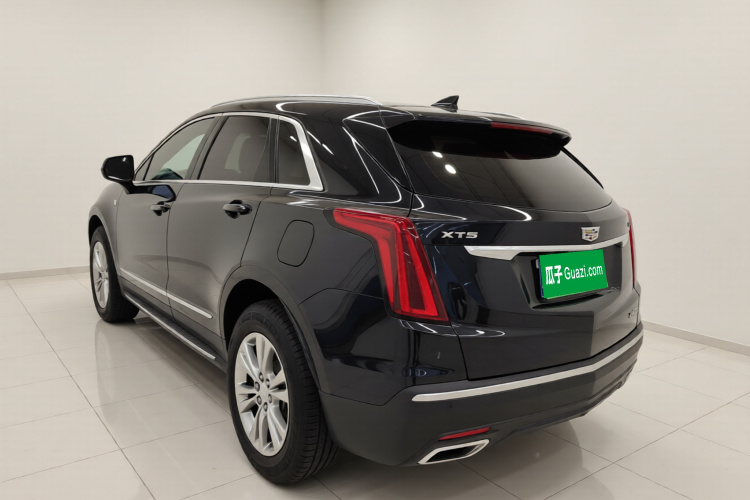 凯迪拉克XT5 2021款 28T 豪华型车身外观5