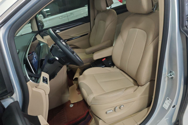 别克GL8新能源 2025款 陆尚 智享版 7座中控内饰19