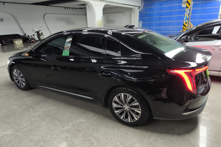 红旗E-QM5 2024款 610km PLUS车身外观4