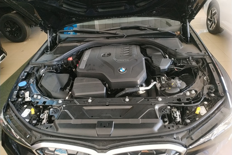 宝马3系 2023款 325Li M运动套装机舱底盘24