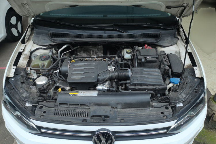 大众 Polo 2019款 Plus 1.5L 自动全景乐享版机舱底盘24