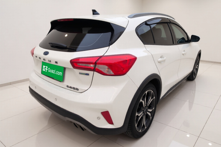 福特 福克斯Active 2020款 EcoBoost 180 自动劲耀型车身外观7