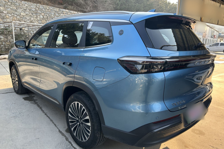 奇瑞 瑞虎8 PLUS C-DM 2025款 1.5T 116km 尊贵型 5座车身外观6003