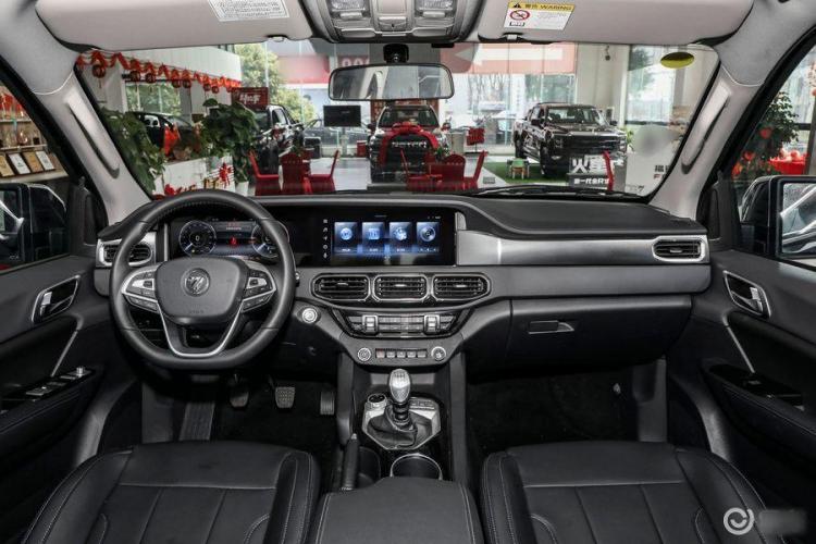 福田 大将军G9 2023款 2.0T装甲大将军自动四驱柴油乐享型长厢4F20TC中控内饰7002