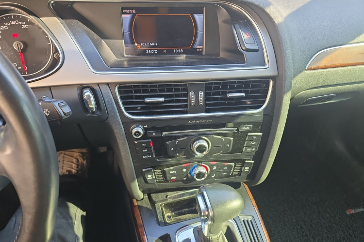 奥迪A4L 2013款 35 TFSI 自动舒适型局部细节16