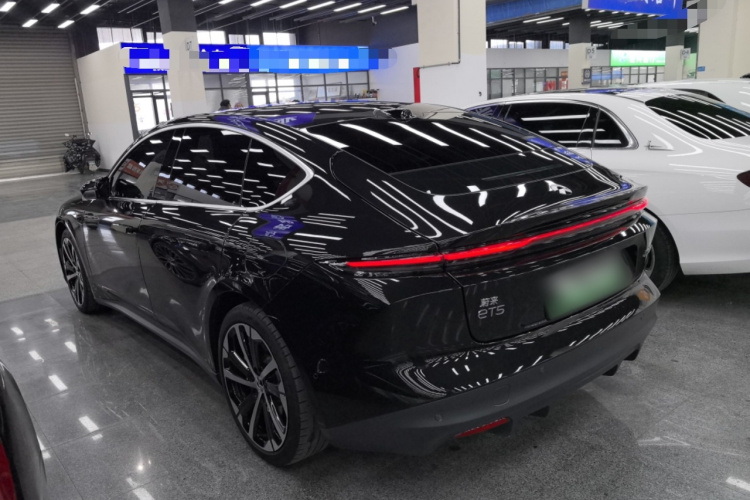 蔚来ET5 2022款 75kWh车身外观4
