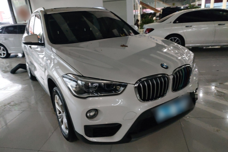 宝马X1 2016款 sDrive18Li 尊享型车身外观6002